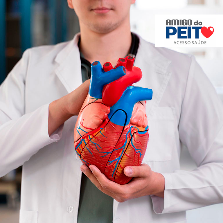 Amigo do Peito na Clínica Acesso Saúde em Dourados promovendo prevenção e cuidado